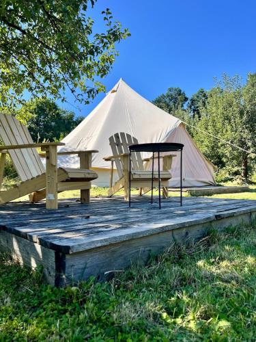 Glamping Vranov Na samotě U Včelína (Glamping Vranov Na samote U Vcelina) in Lančov