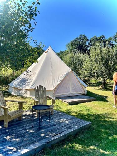 Glamping Vranov Na samotě U Včelína (Glamping Vranov Na samote U Vcelina) in Lančov