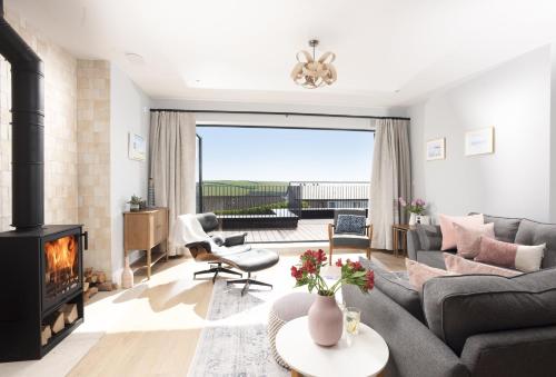 Exterior view, Boscreez in Mawgan Porth