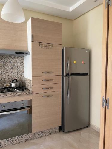Lumineux appartement a Bouznika in 아인 조라