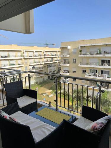 Lumineux appartement a Bouznika in 아인 조라