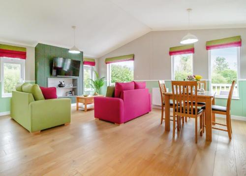 Viesnīcas āriene, Otters Mead Boutique Lodges in Beetley
