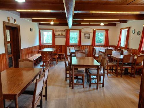 Facilities, Horska chata U Pekaru in Pec pod Snezkou