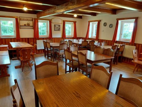 Facilities, Horska chata U Pekaru in Pec pod Snezkou