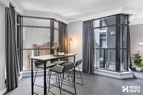 KozyGuru | Haymarket | Modern 1 Apt Best Location