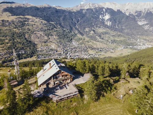 Le Refuge du Grand Hôtel - Altitude 1900 m - Accès Cabine - Cabin Access - Hôtel - Saint-Chaffrey