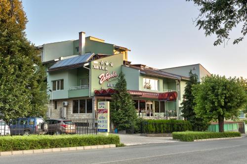 Family Hotel Gabrovo - image 14