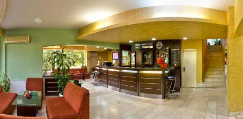 Family Hotel Gabrovo - image 2