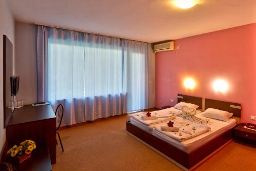 Family Hotel Gabrovo - image 9