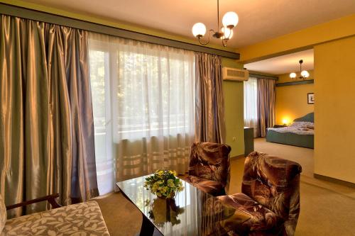Family Hotel Gabrovo - image 11