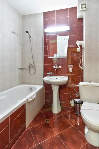Family Hotel Gabrovo - image 7