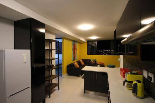 136 Independnce 77