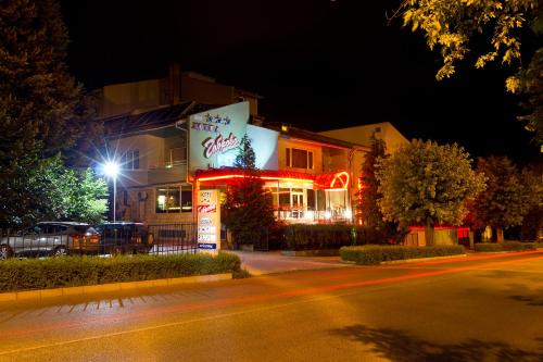 Family Hotel Gabrovo - image 13