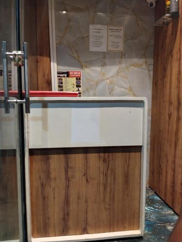Lobby, Bhumi Dormitory Near Us Embassy BKC Only Males in Dadar