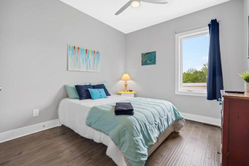 Rhythm & View - Large 4-Bedroom Townhome with Private Garage & Dual Balconies in Városközponthoz közel