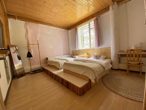 2 twin beds