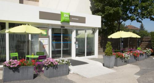ทางเข้า, ibis Styles Annemasse Geneve in อาบิลิ