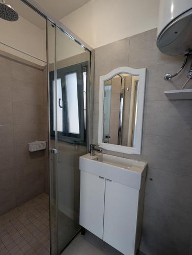 403 Florinda 3 - image 2