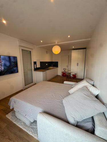 Studio tout équipé en Provence (Studio tout equipe en Provence) in Volonne