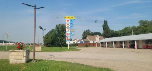 . Neepawa Motel