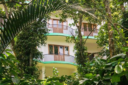Chrissie's Hotel – Thekkady, NE