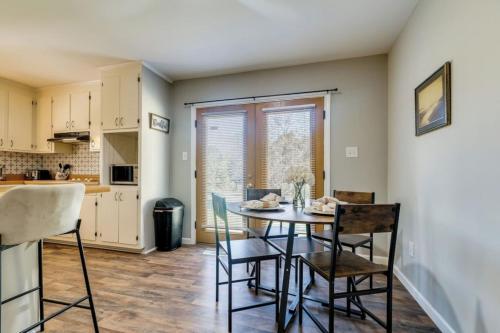 Pet Friendly 4BR 2.5BA Home in Clayton NC Sleeps 8 Minutes from Raleigh in Selma
