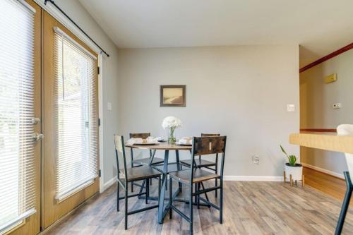 Pet Friendly 4BR 2.5BA Home in Clayton NC Sleeps 8 Minutes from Raleigh in Selma