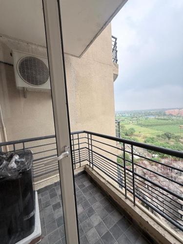 3 Bhk Entire Flat in chandigarh- Cozy and Modern - image 3