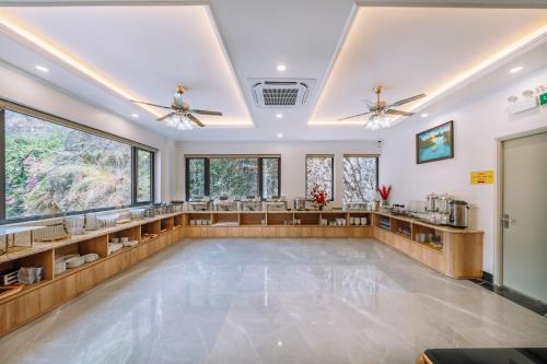 餐廳, Cat Ba Vista Luxury Hotel - New 2026 - Rooftop Infinity Pool in 杭隋