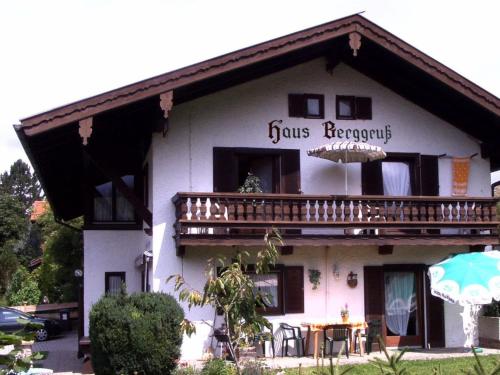 Apartment Haus BerggrußOG by Interhome