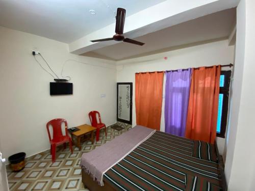 Sadyal Hotel And Restaurant in Tira Sujanpur