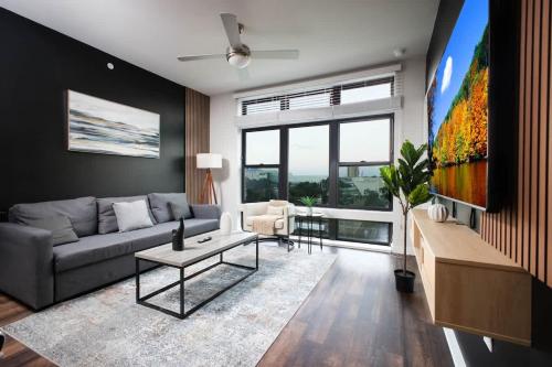 Modern 2BR Getaway-w Parkng, Near Rvrwlk&Conv Ctr near Mission Concepcion