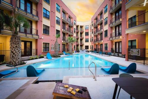 Modern 2BR Getaway-w Parkng, Near Rvrwlk&Conv Ctr near Mission Concepcion