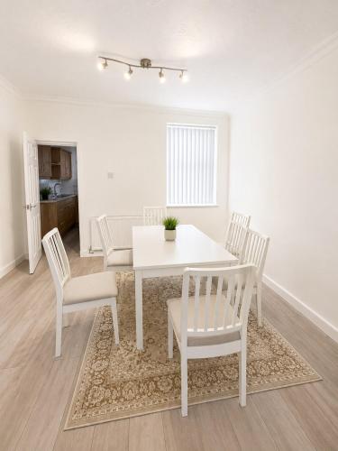 #186 Spacious Home for Work & Leisure - Sleeps 4-5 in Cheshire