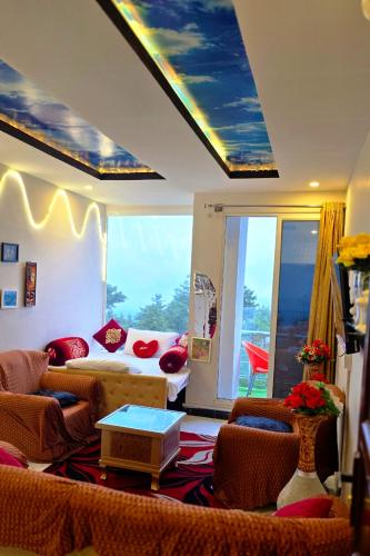 Bhurban Nights - Glass Bed Murree Hills View - Lift - 15 Minutes from Murree & Mallroad - Bhurban