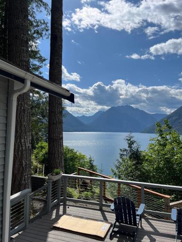 Woodpecker house in Hoodsport (WA)