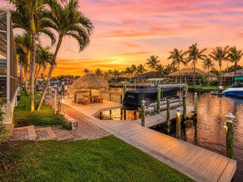 Luxe Waterfront Cape Coral Villa Pool Dock 4BR - image 5