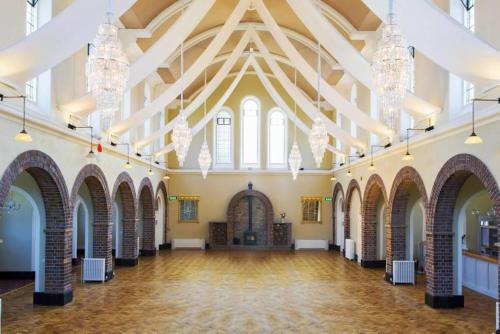 Viesnīcas āriene, Uppercourt Manor in Dunmore