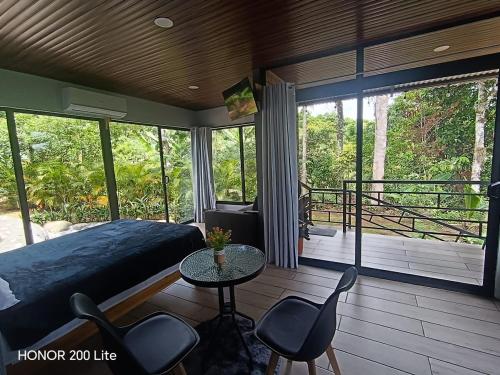 Piedra Viva Retreat Cabin in San Gerardo