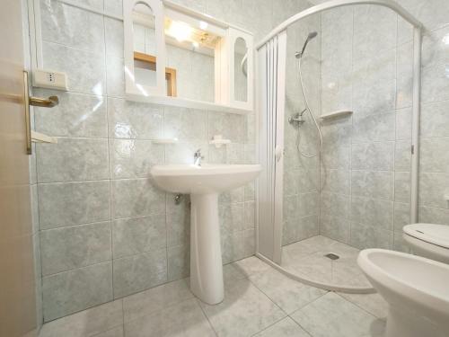 Bathroom, Le casette Punta Pizzo in Pizzo