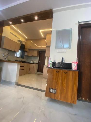 Modern Cozy 2BHK and 2ACs - image 2