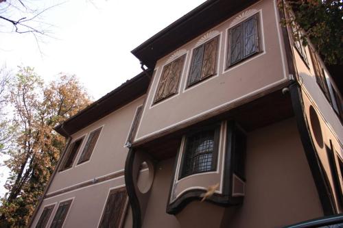 Belle Ville Hotel - image 4