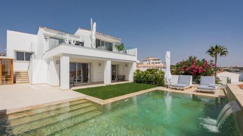 Estepona villa en la playa EVE