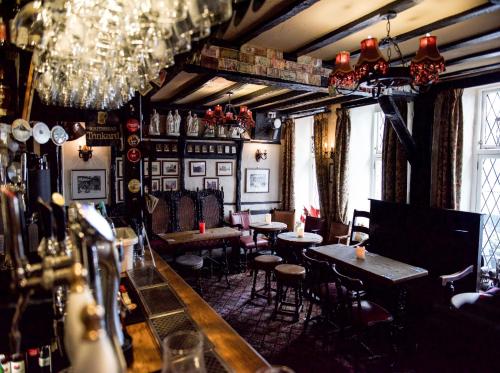 Bar/lounge, The Black Boy Inn in Caernarfon