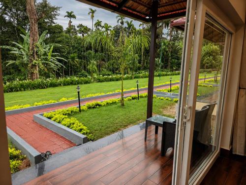 Dārzs, Seegodu Premium Coffee Estate Stay in Balehonnur