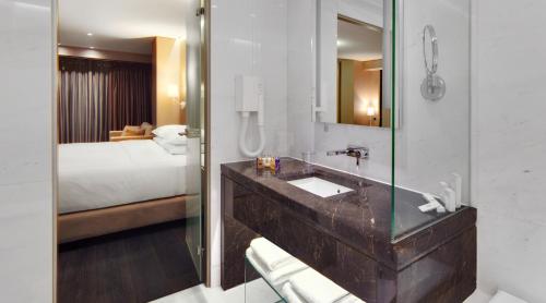 Saz City Life Hotel - image 10