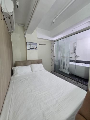 HappyHive Central Hong Kong - Two Bedroom Flat