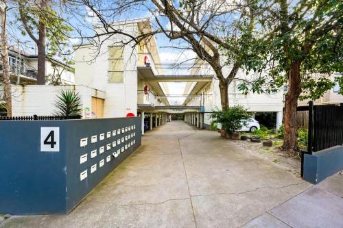 Charming St Kilda East Retreat with Parking in Prahran