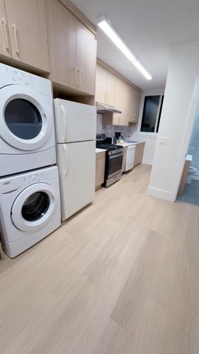 Entire 2 Bedroom condo in White Rock, Canada in White Rock (BC)