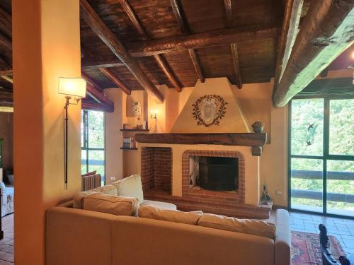 Cottage in the woods, charm and relax in Carrosio